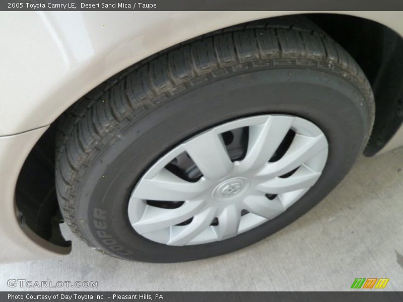 Desert Sand Mica / Taupe 2005 Toyota Camry LE