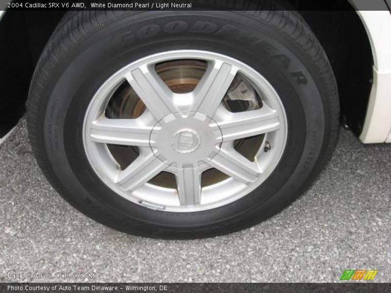 White Diamond Pearl / Light Neutral 2004 Cadillac SRX V6 AWD