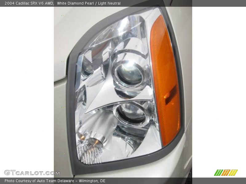 White Diamond Pearl / Light Neutral 2004 Cadillac SRX V6 AWD
