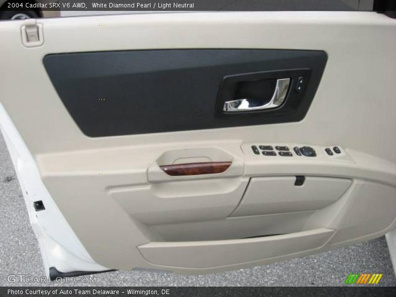 White Diamond Pearl / Light Neutral 2004 Cadillac SRX V6 AWD