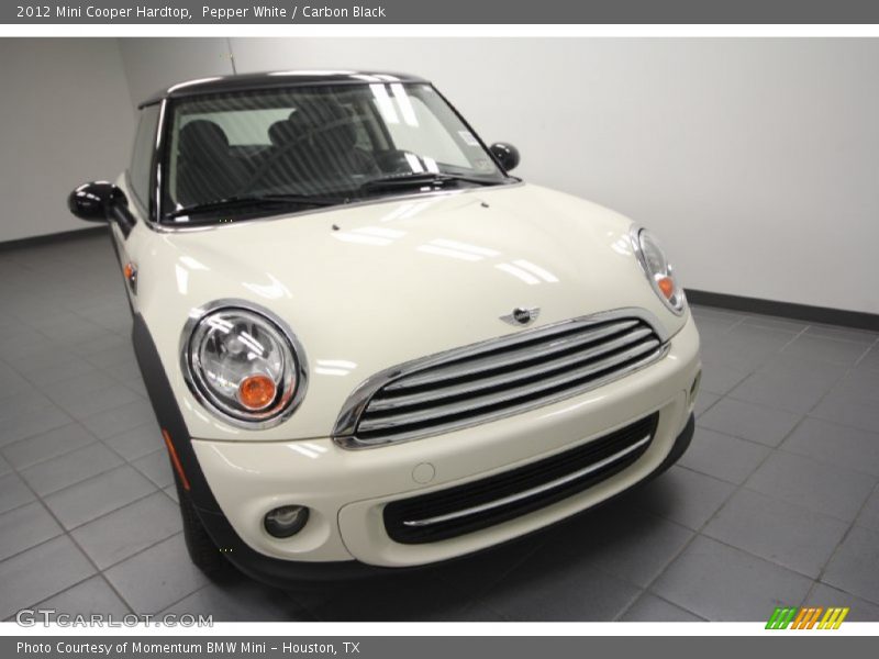 Pepper White / Carbon Black 2012 Mini Cooper Hardtop