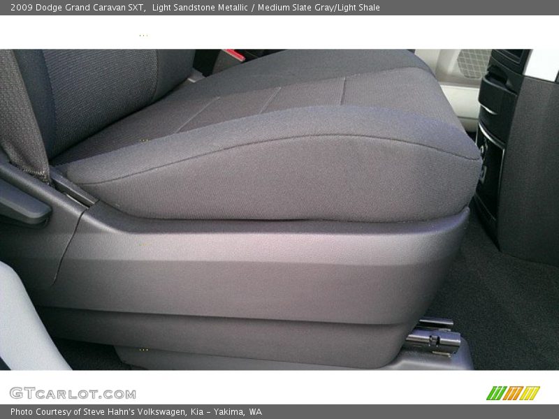 Light Sandstone Metallic / Medium Slate Gray/Light Shale 2009 Dodge Grand Caravan SXT