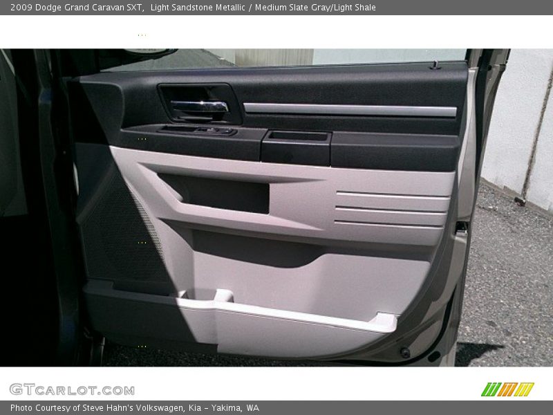 Light Sandstone Metallic / Medium Slate Gray/Light Shale 2009 Dodge Grand Caravan SXT