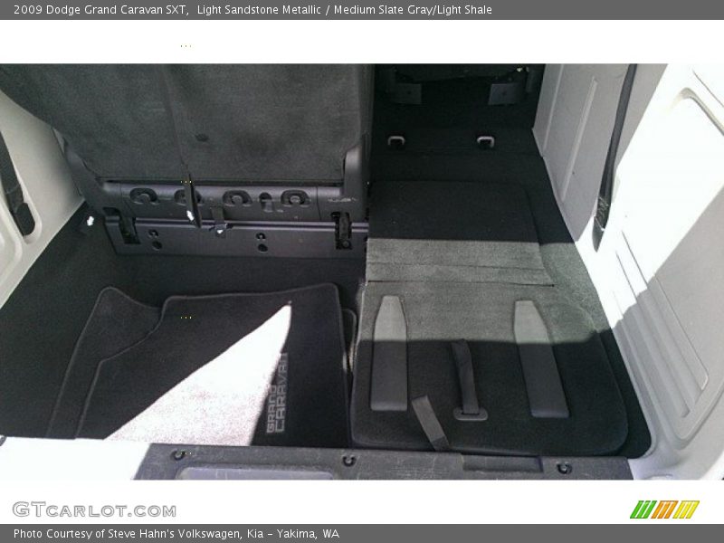 Light Sandstone Metallic / Medium Slate Gray/Light Shale 2009 Dodge Grand Caravan SXT