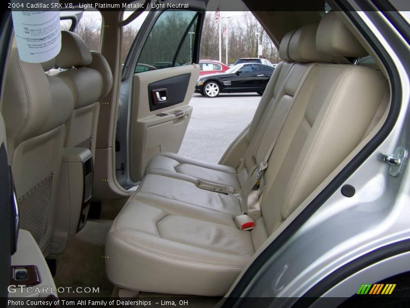Light Platinum Metallic / Light Neutral 2004 Cadillac SRX V8