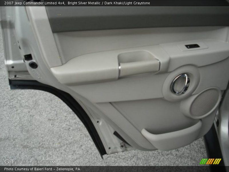 Bright Silver Metallic / Dark Khaki/Light Graystone 2007 Jeep Commander Limited 4x4