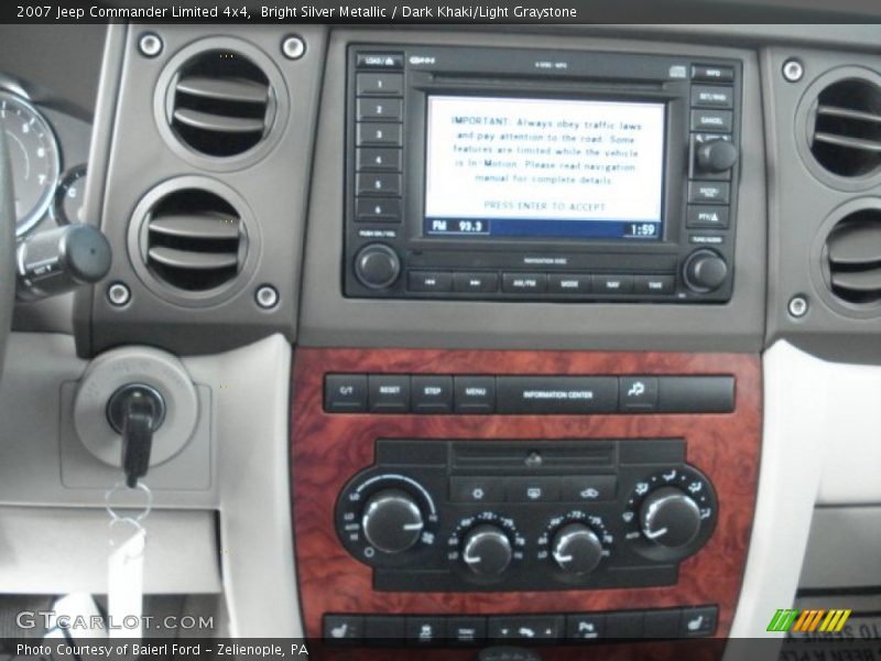 Bright Silver Metallic / Dark Khaki/Light Graystone 2007 Jeep Commander Limited 4x4