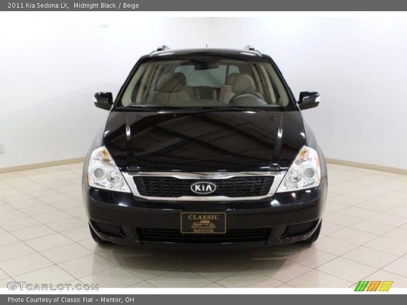 Midnight Black / Beige 2011 Kia Sedona LX