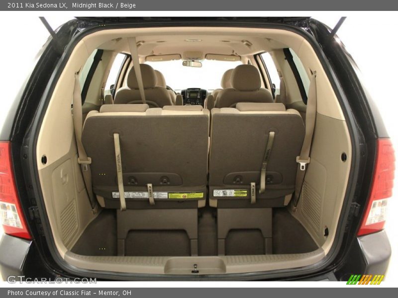 Midnight Black / Beige 2011 Kia Sedona LX