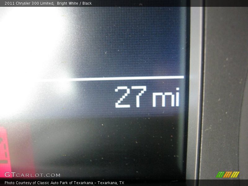 Bright White / Black 2011 Chrysler 300 Limited