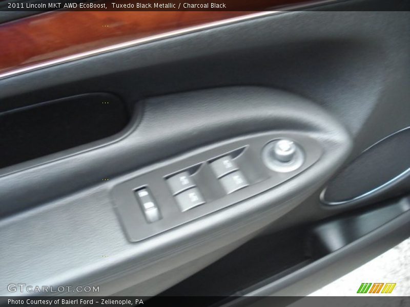 Tuxedo Black Metallic / Charcoal Black 2011 Lincoln MKT AWD EcoBoost