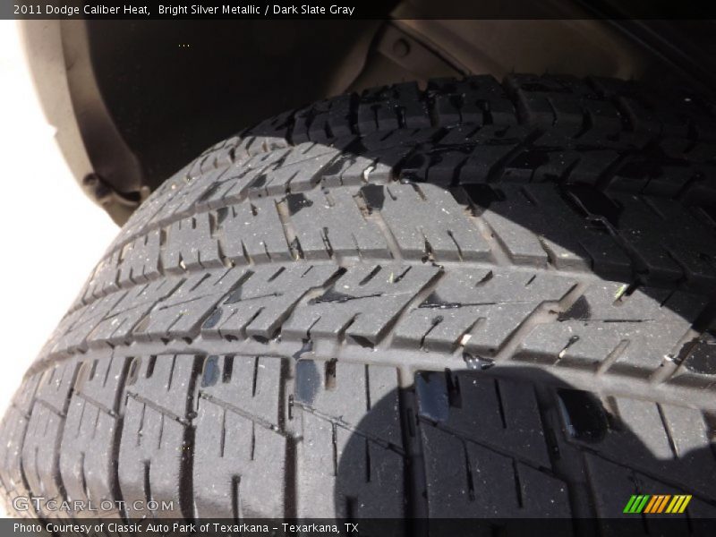 Bright Silver Metallic / Dark Slate Gray 2011 Dodge Caliber Heat