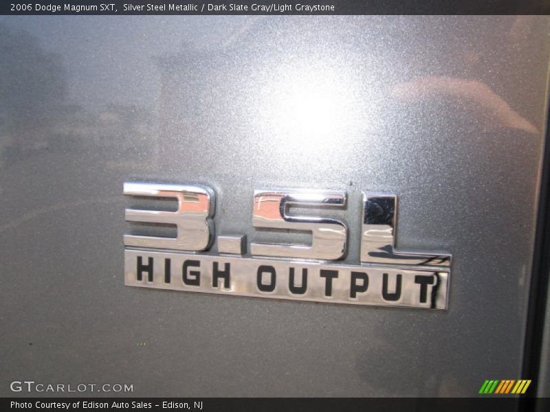 Silver Steel Metallic / Dark Slate Gray/Light Graystone 2006 Dodge Magnum SXT