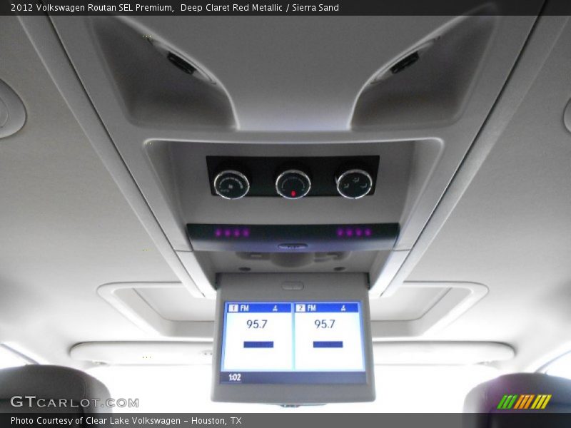 Deep Claret Red Metallic / Sierra Sand 2012 Volkswagen Routan SEL Premium
