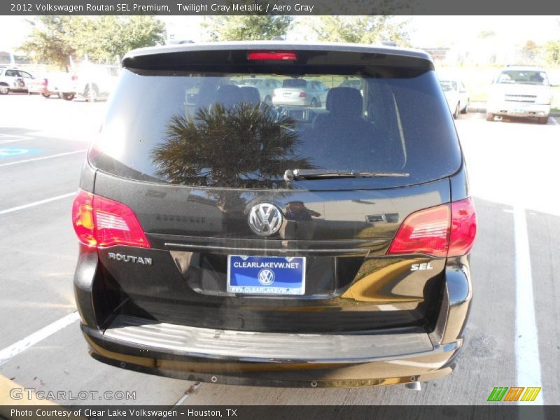 Twilight Gray Metallic / Aero Gray 2012 Volkswagen Routan SEL Premium
