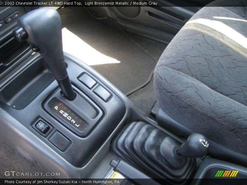 Light Bronzemist Metallic / Medium Gray 2002 Chevrolet Tracker LT 4WD Hard Top