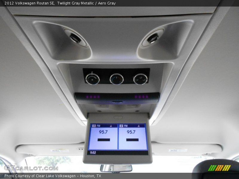 Twilight Gray Metallic / Aero Gray 2012 Volkswagen Routan SE