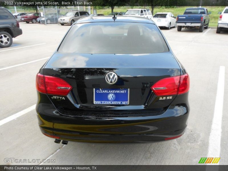 Black / Titan Black 2012 Volkswagen Jetta SE Sedan