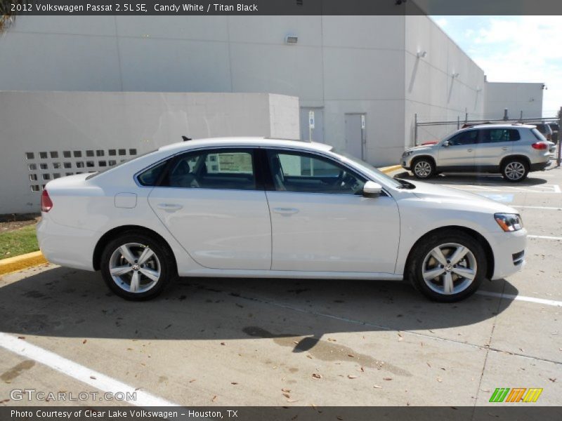 Candy White / Titan Black 2012 Volkswagen Passat 2.5L SE