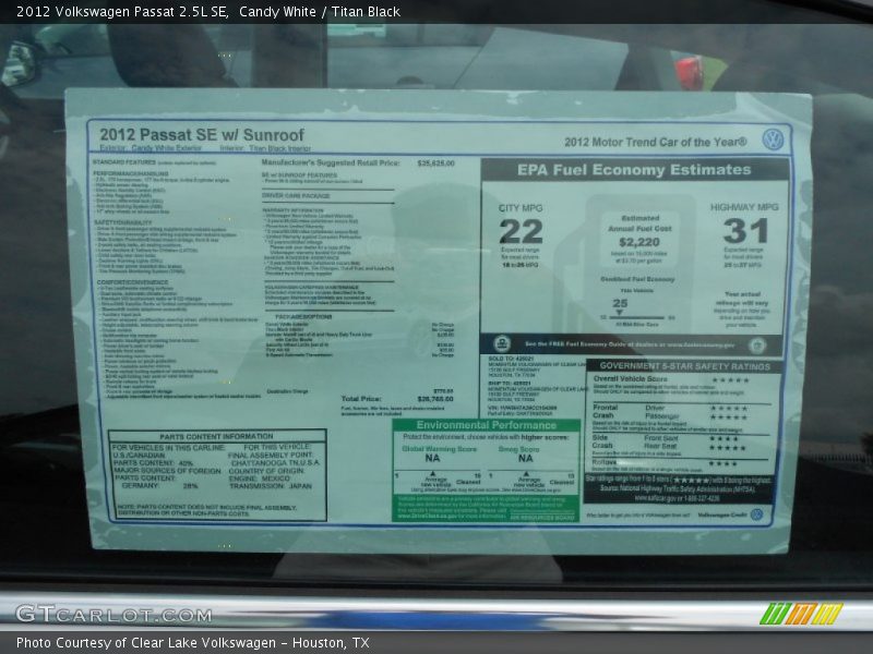 Candy White / Titan Black 2012 Volkswagen Passat 2.5L SE