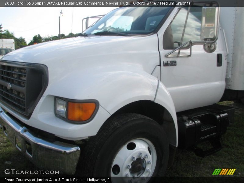 Oxford White / Medium Graphite 2003 Ford F650 Super Duty XL Regular Cab Commerical Moving Truck