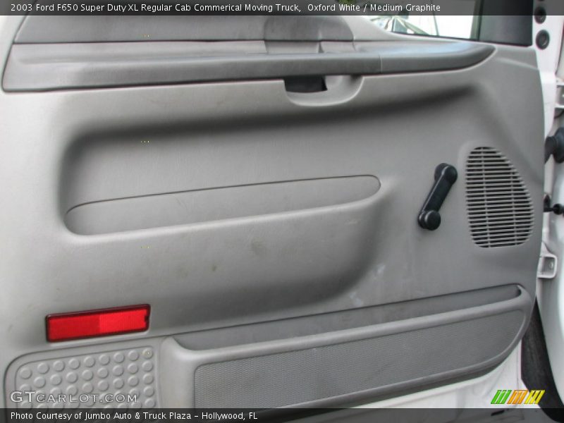 Oxford White / Medium Graphite 2003 Ford F650 Super Duty XL Regular Cab Commerical Moving Truck
