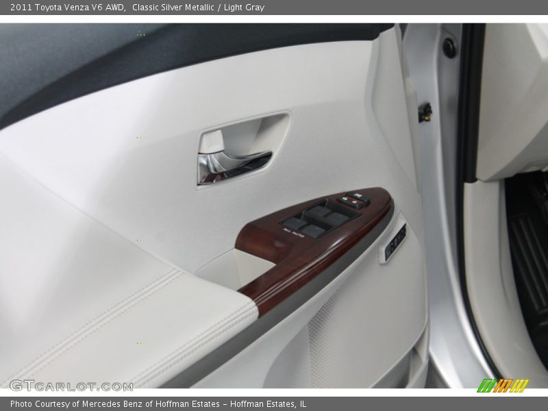 Classic Silver Metallic / Light Gray 2011 Toyota Venza V6 AWD