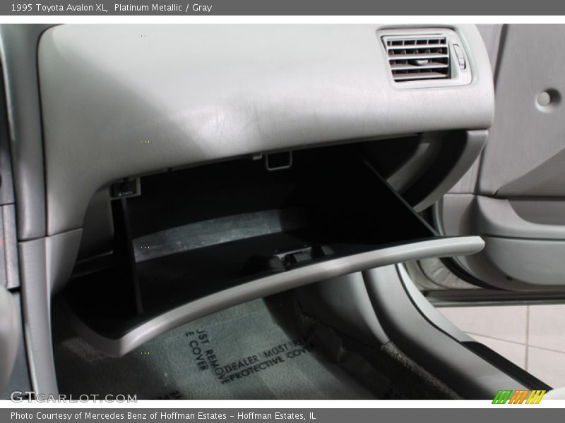 Platinum Metallic / Gray 1995 Toyota Avalon XL