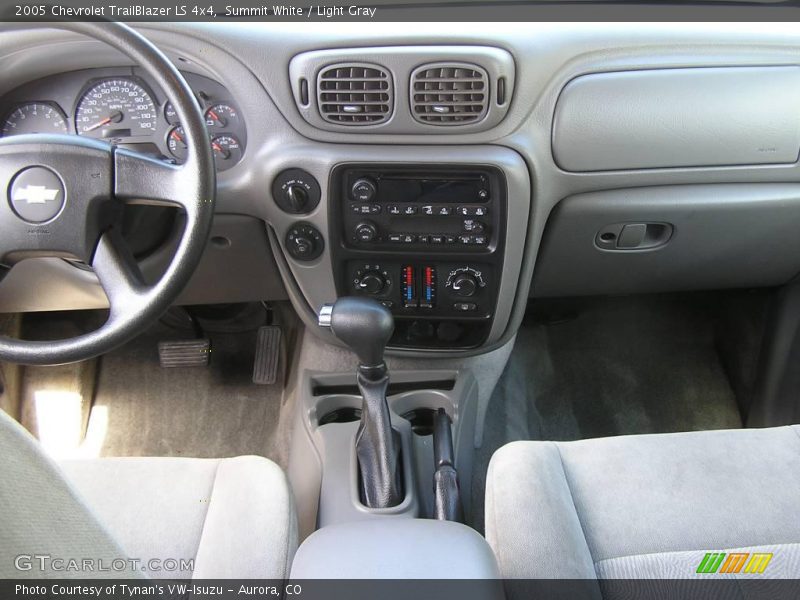 Summit White / Light Gray 2005 Chevrolet TrailBlazer LS 4x4