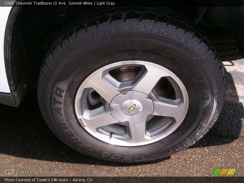 Summit White / Light Gray 2005 Chevrolet TrailBlazer LS 4x4