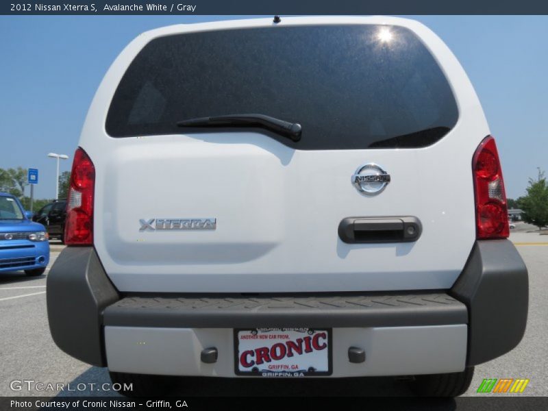 Avalanche White / Gray 2012 Nissan Xterra S