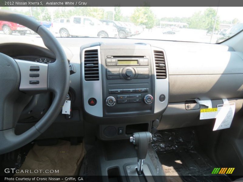 Avalanche White / Gray 2012 Nissan Xterra S