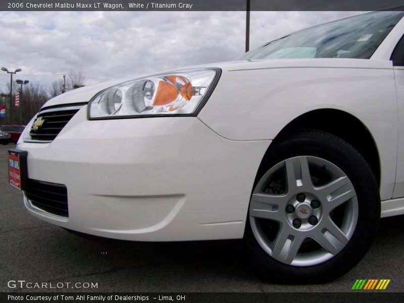 White / Titanium Gray 2006 Chevrolet Malibu Maxx LT Wagon