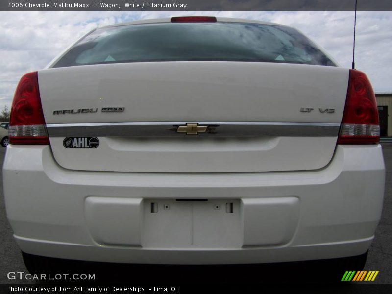 White / Titanium Gray 2006 Chevrolet Malibu Maxx LT Wagon