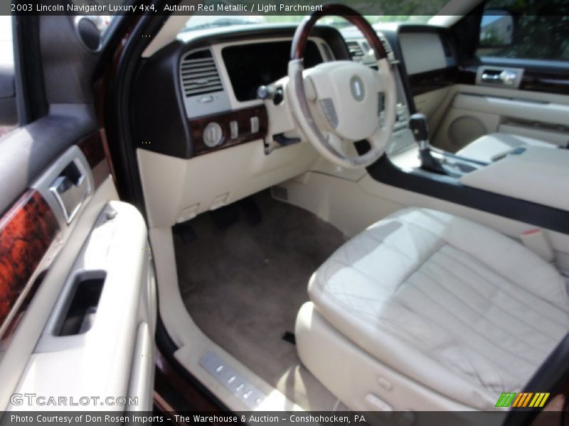 Autumn Red Metallic / Light Parchment 2003 Lincoln Navigator Luxury 4x4