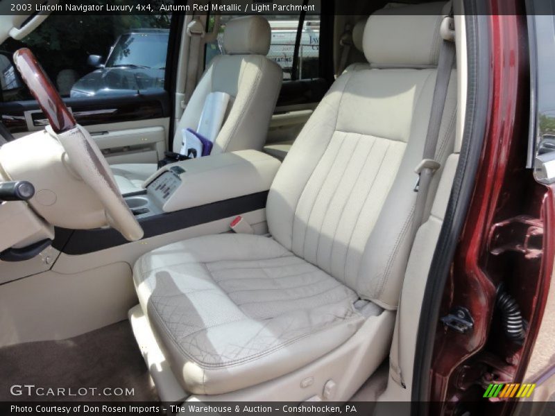 Front Seat of 2003 Navigator Luxury 4x4