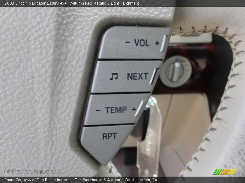 Controls of 2003 Navigator Luxury 4x4