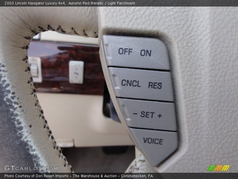 Controls of 2003 Navigator Luxury 4x4