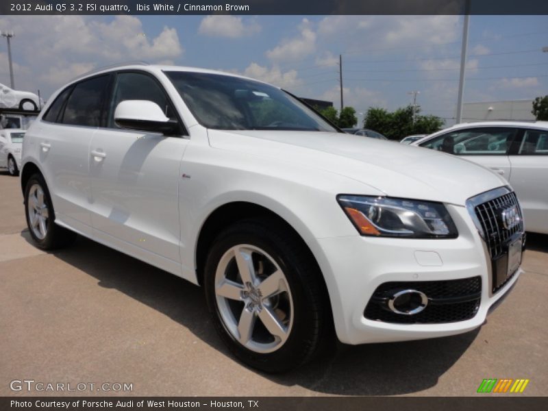 Front 3/4 View of 2012 Q5 3.2 FSI quattro
