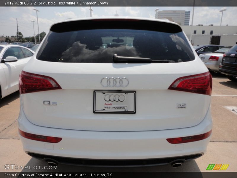 Ibis White / Cinnamon Brown 2012 Audi Q5 3.2 FSI quattro