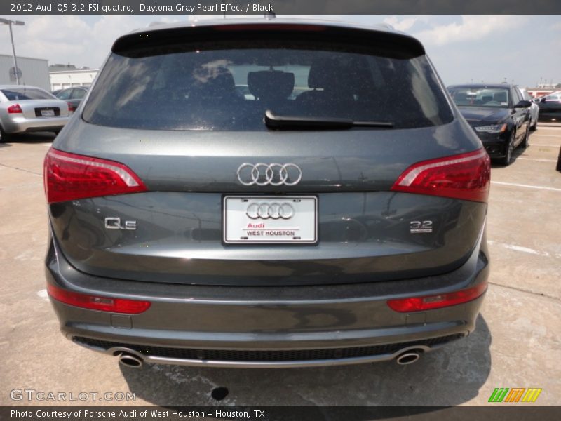 Daytona Gray Pearl Effect / Black 2012 Audi Q5 3.2 FSI quattro