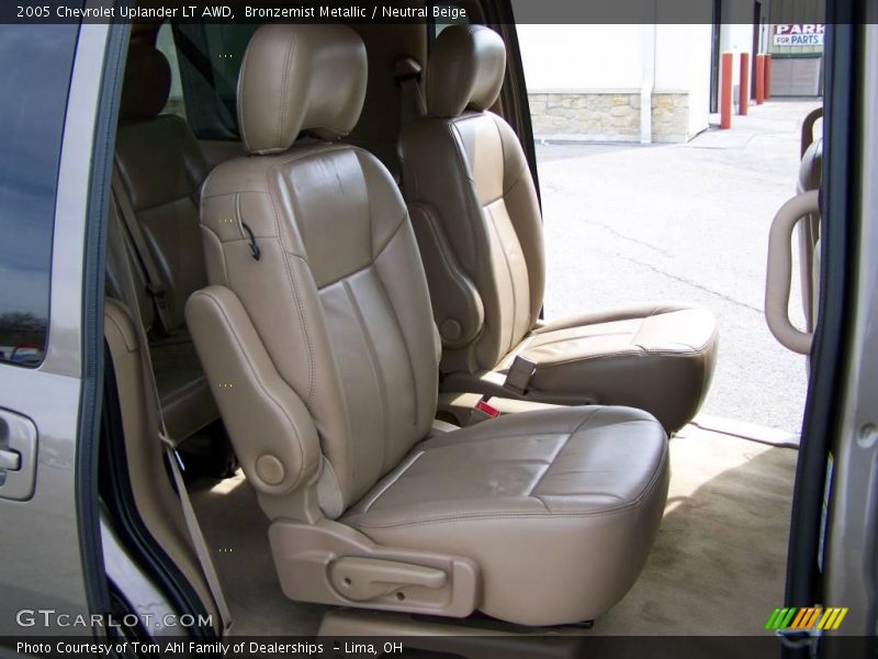 Bronzemist Metallic / Neutral Beige 2005 Chevrolet Uplander LT AWD