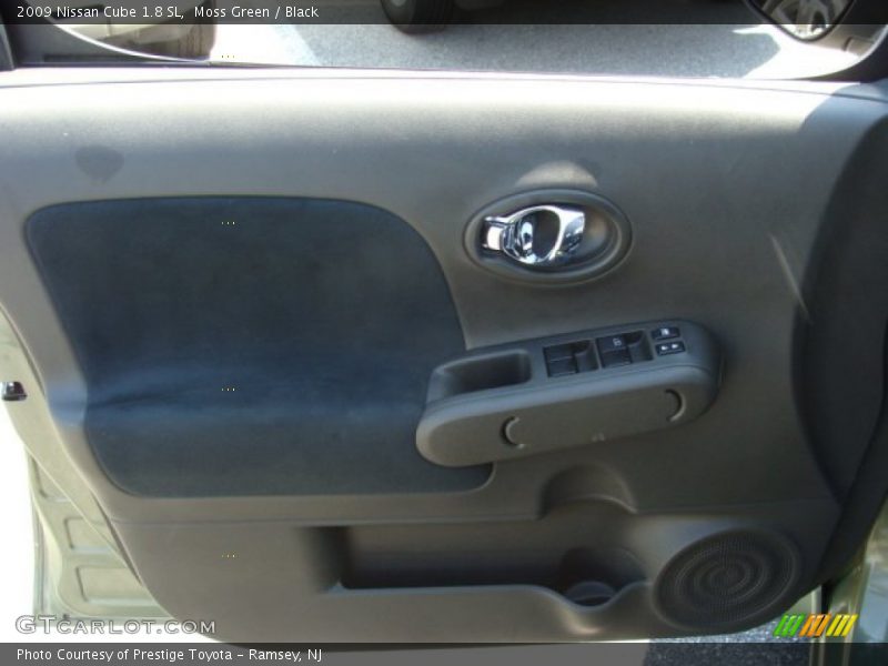 Door Panel of 2009 Cube 1.8 SL