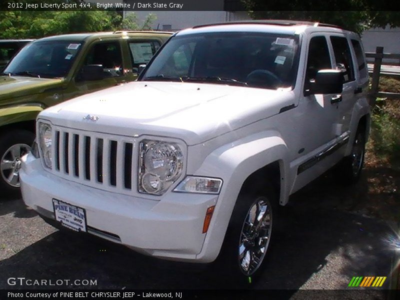 Bright White / Dark Slate Gray 2012 Jeep Liberty Sport 4x4