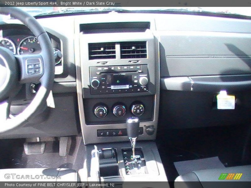 Bright White / Dark Slate Gray 2012 Jeep Liberty Sport 4x4