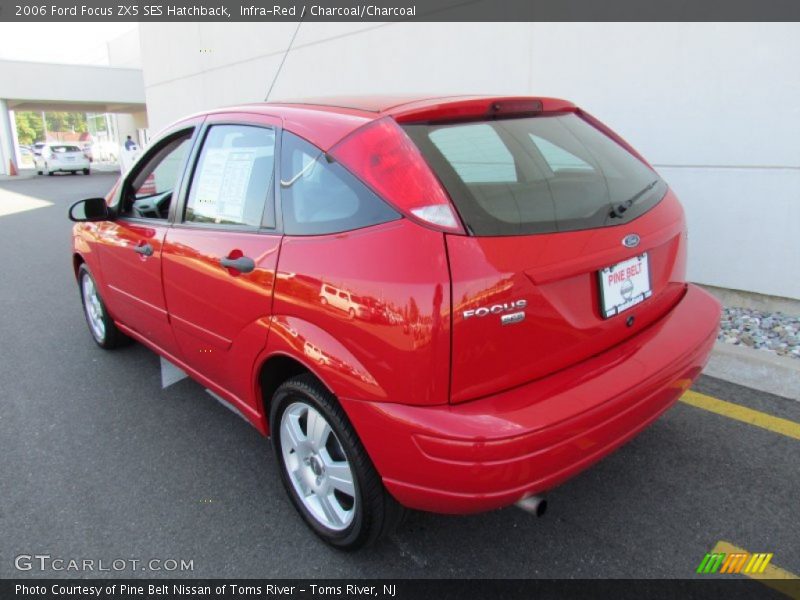 Infra-Red / Charcoal/Charcoal 2006 Ford Focus ZX5 SES Hatchback