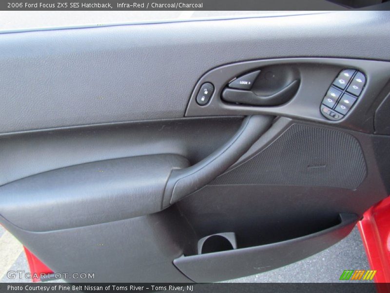 Infra-Red / Charcoal/Charcoal 2006 Ford Focus ZX5 SES Hatchback