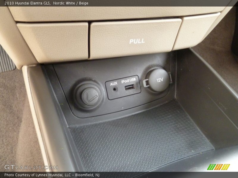 Nordic White / Beige 2010 Hyundai Elantra GLS