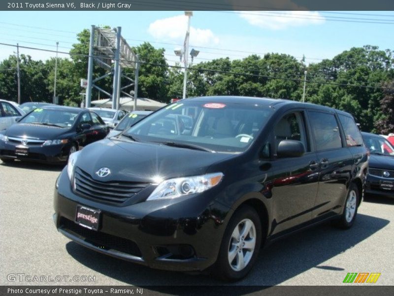 Black / Light Gray 2011 Toyota Sienna V6