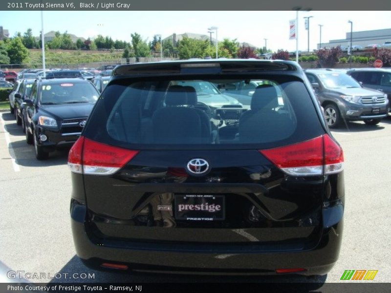 Black / Light Gray 2011 Toyota Sienna V6